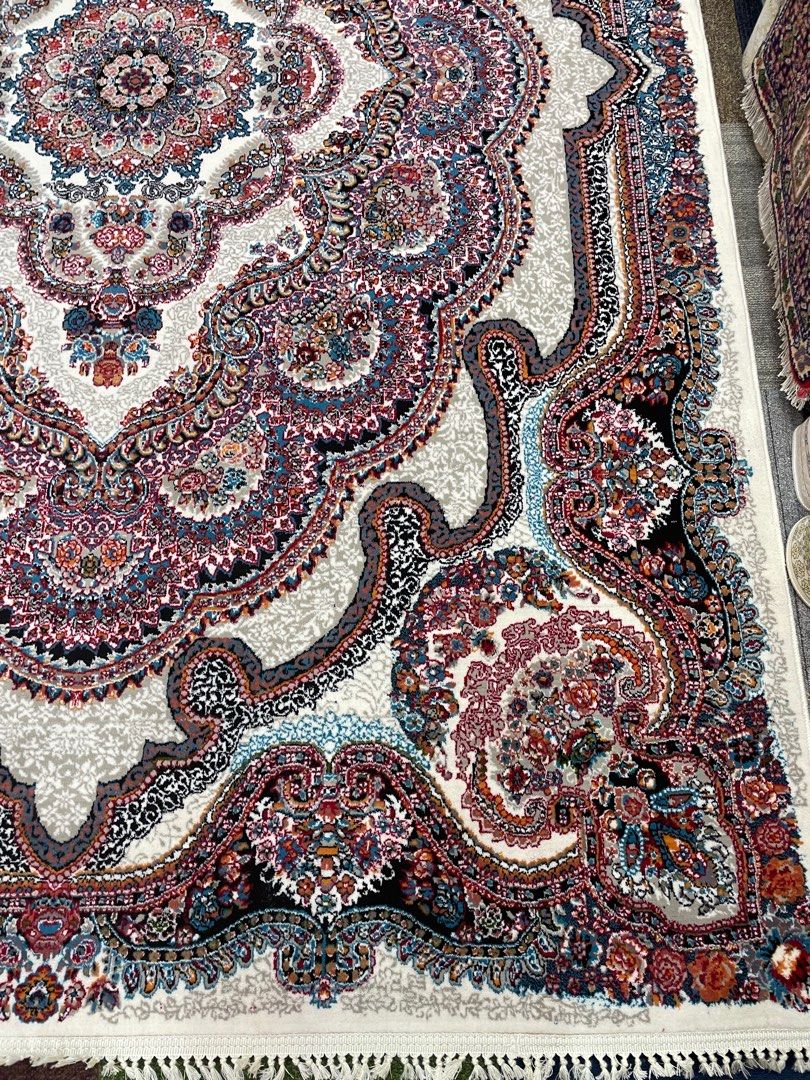 Persian carpet 65073557707139117