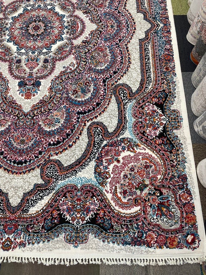 Persian carpet 65073557707139114