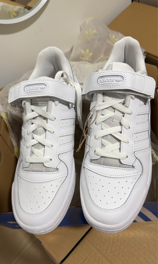 trae young tennis shoes