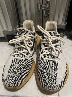 1 000 yeezy 350 v2 zebra CarousellHong Kong