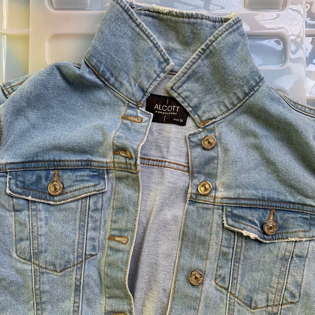 ALCOTT Womens Denim Jacket (Category: Coats, Jackets and Outerwear) located in Dagupan City. Submitted by luvskybear (Listing ID 1334443935, Image 2). Description: Alcott Womens Denim Jacket Actual photos posted❗️ #labusell .