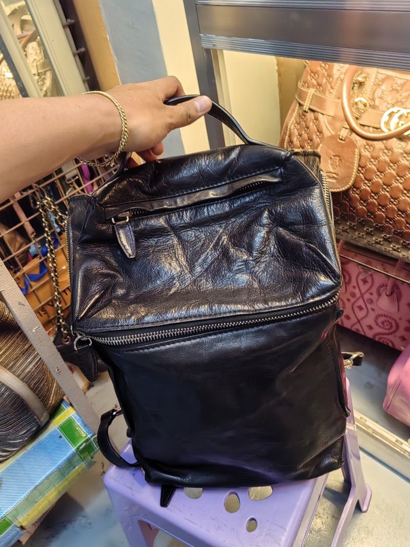 ALEXANDER WANG (Category: Luxury Bags & Wallets) located in Davao. Submitted by daneyvintage (Listing ID 1334477647, Image 1). Description: .
