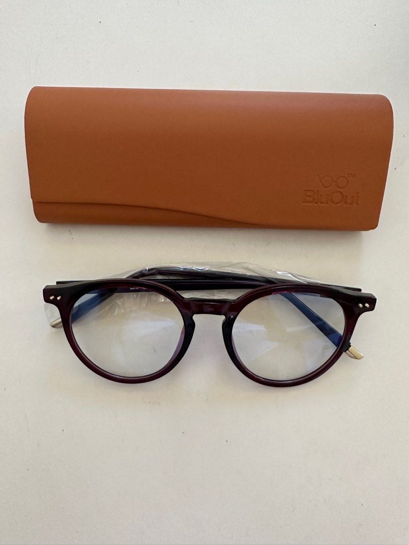 Anti-blue light eyeglasses (Category: Sunglasses & Eyewear) located in Quezon City. Submitted by rimaostwani (Listing ID 1334460273, Image 2). Description: .