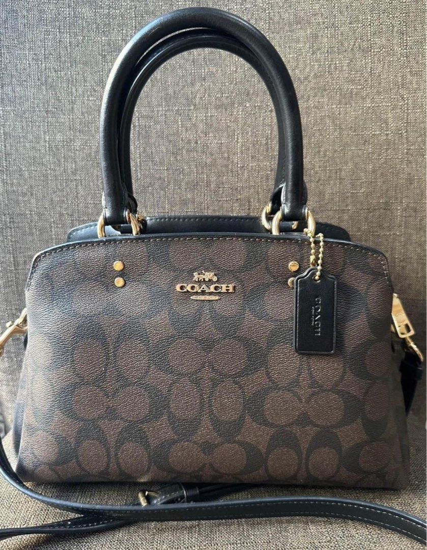 AUTHENTIC C0ACH MINI ELLIE (Category: Luxury Bags & Wallets) located in Paranaque City. Submitted by ch4mpagn3mami (Listing ID 1334481334, Image 1). Description: Original Coach Mini Lillie - preloved Price: 4,500.