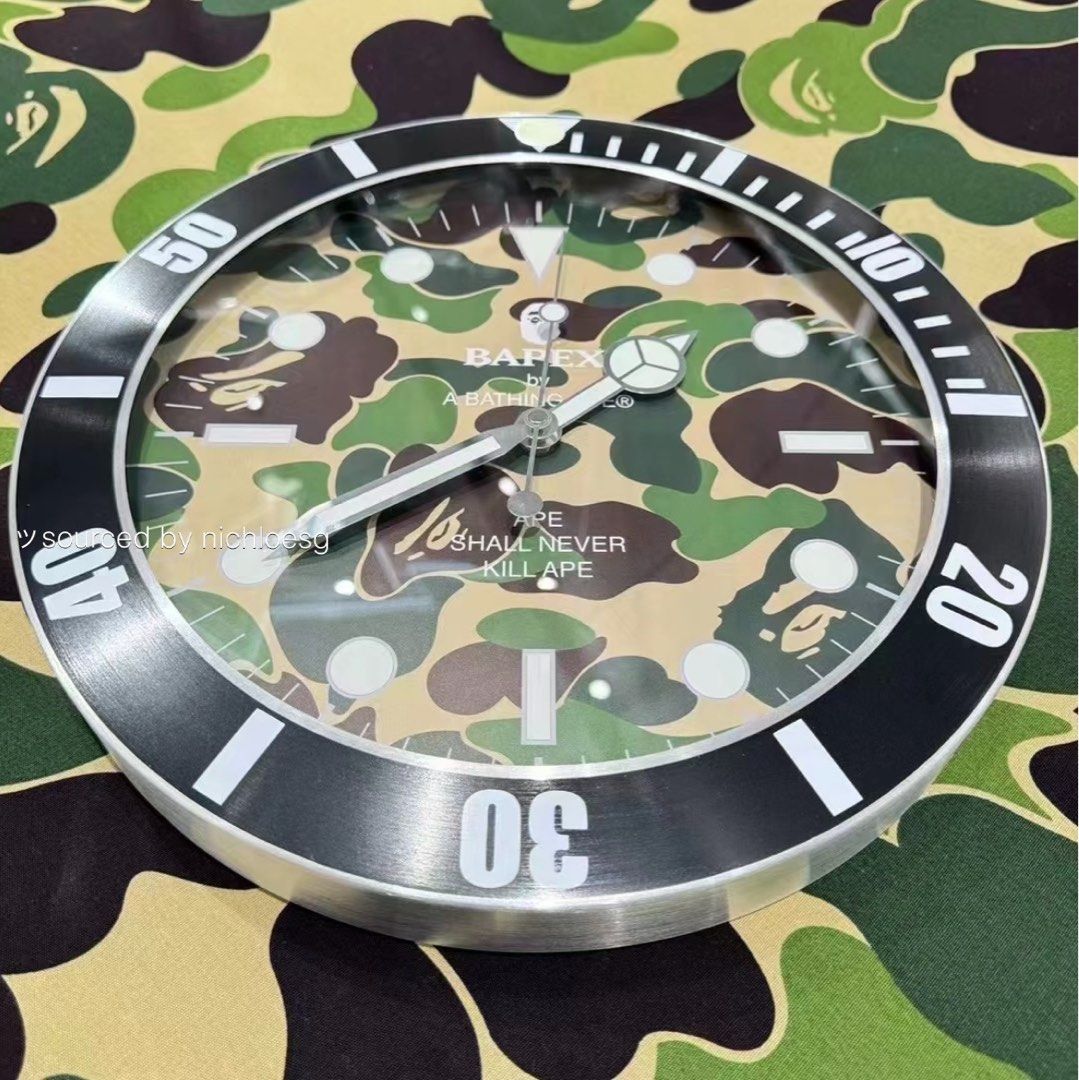A BATHING APE 迷彩掛時計 30cm A BATHING APE 迷彩掛時計 30cm