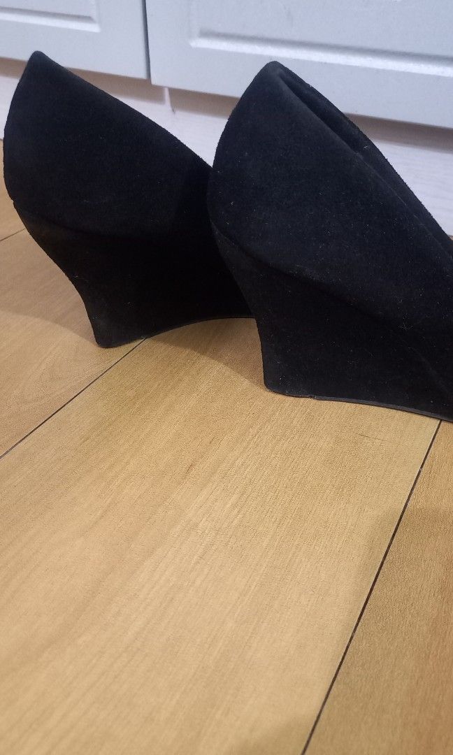 Black Shoes (Category: Wedges) located in Pasig City. Submitted by theelegantcloset (Listing ID 1334417395, Image 2). Description: Selling my preloved black pointed wedge shoes (hard to let go 😔) bought from payless Sturdy and still in wearable condition; Needs cleaning and replacement of heel cork only (3rd photo) ❌ No COD, Lowballers, Joy reservers pls.