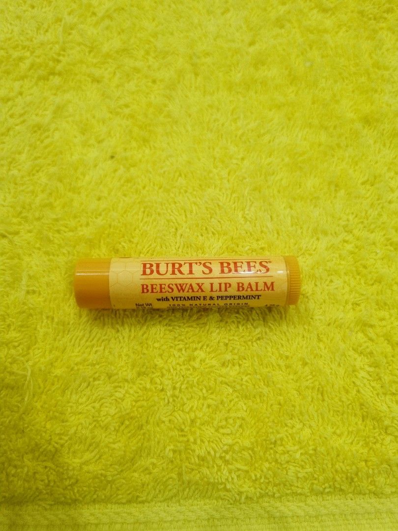 BURTS BEES BEESWAX LIP BALM (Category: Face Care) located in Manila. Submitted by luxeclassyshop (Listing ID 1334470606, Image 1). Description: BURTS BEES BEESWAX LIP BALM 4.25g BOX 008.