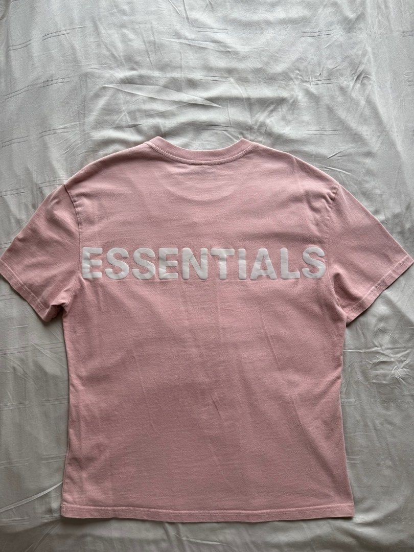 Essentials tee (Category: Tshirts & Polo Shirts) located in Singapore. Submitted by leon0909 (Listing ID 1334428609, Image 2). Description: Size XS PTP: 52cm Length: 70cm.