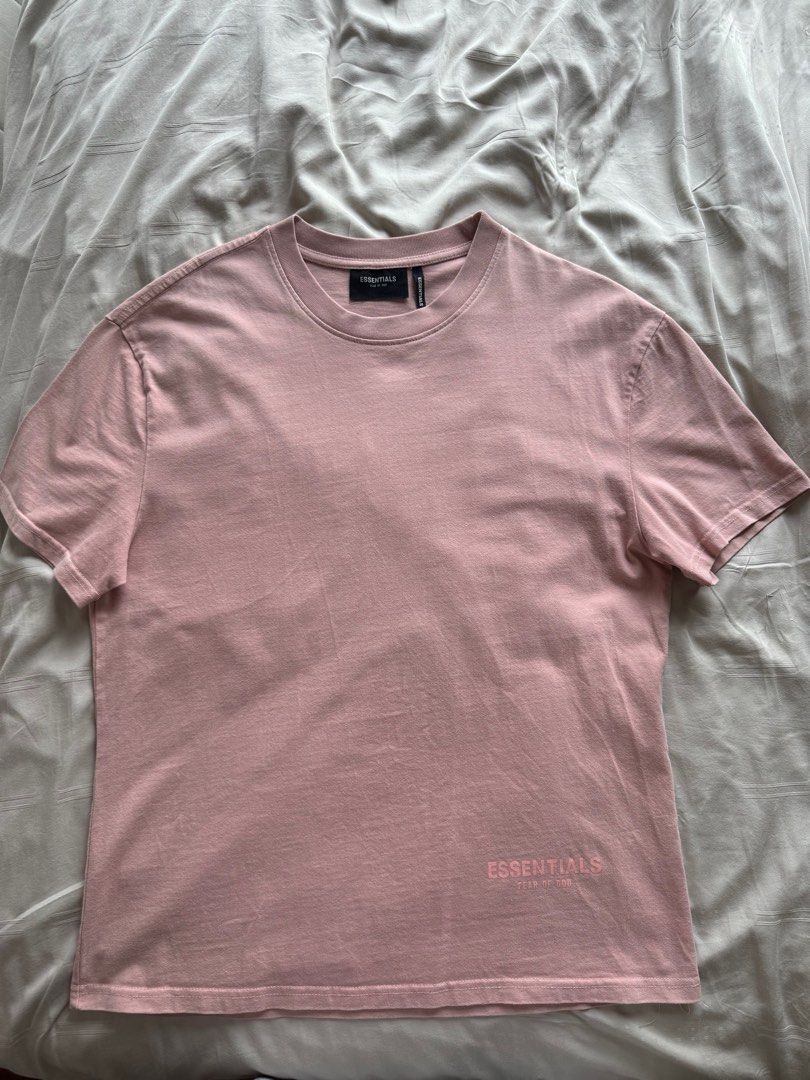 Essentials tee (Category: Tshirts & Polo Shirts) located in Singapore. Submitted by leon0909 (Listing ID 1334428609, Image 1). Description: Size XS PTP: 52cm Length: 70cm.