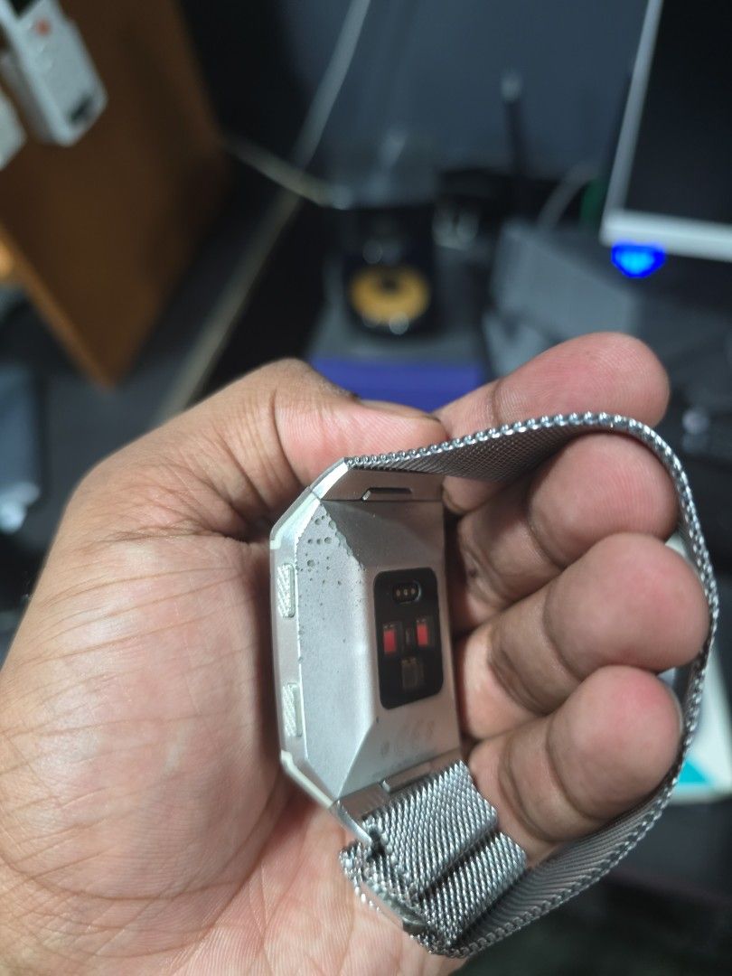 Iconic adidas fitbit sales