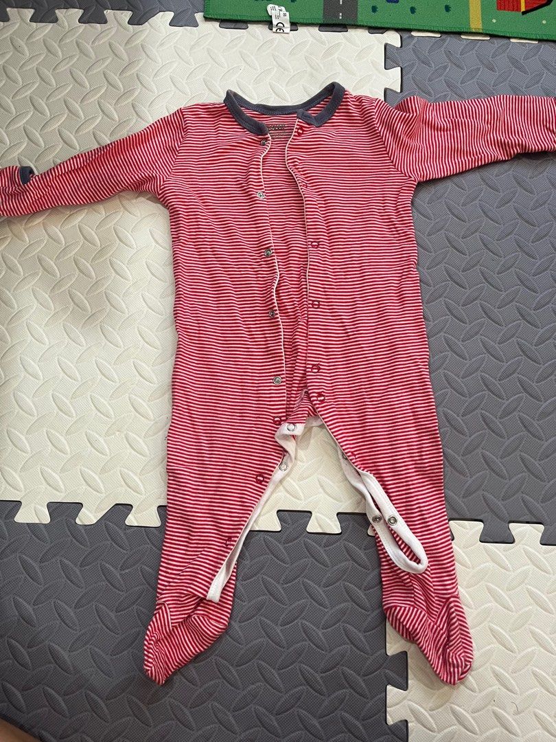 Frogsuit Pajamas (Category: Babies & Kids Fashion) located in Quezon City. Submitted by ronaca (Listing ID 1334445636, Image 2). Description: Either mamas and papas or mothercare in brand. Size is for 9-12 months.