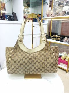 (Kategori: ) berada di . Dikirim oleh mommycl.boutique (ID iklan 1334549544, Gambar 1). Deskripsi: .