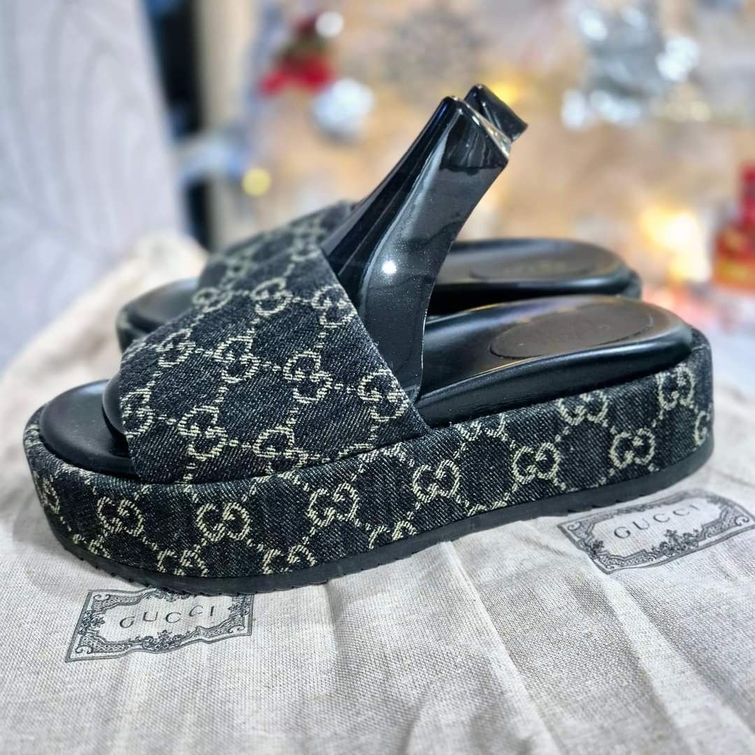 Gucci black slippers online