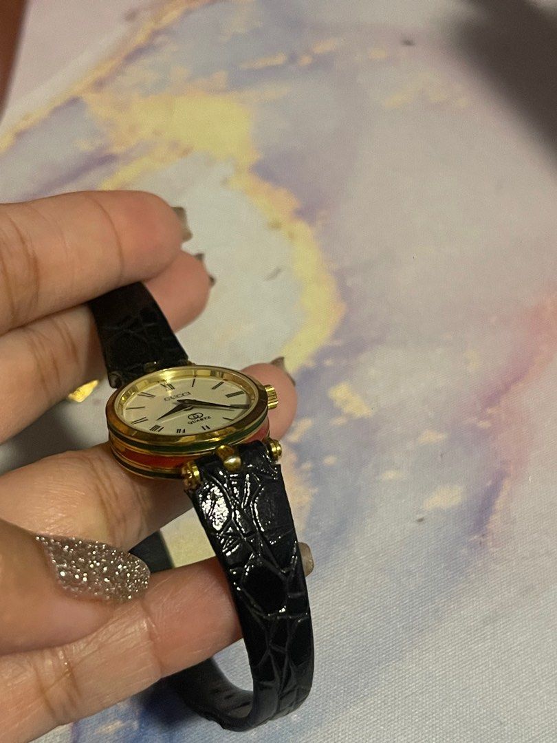 Gucci hand watch discount