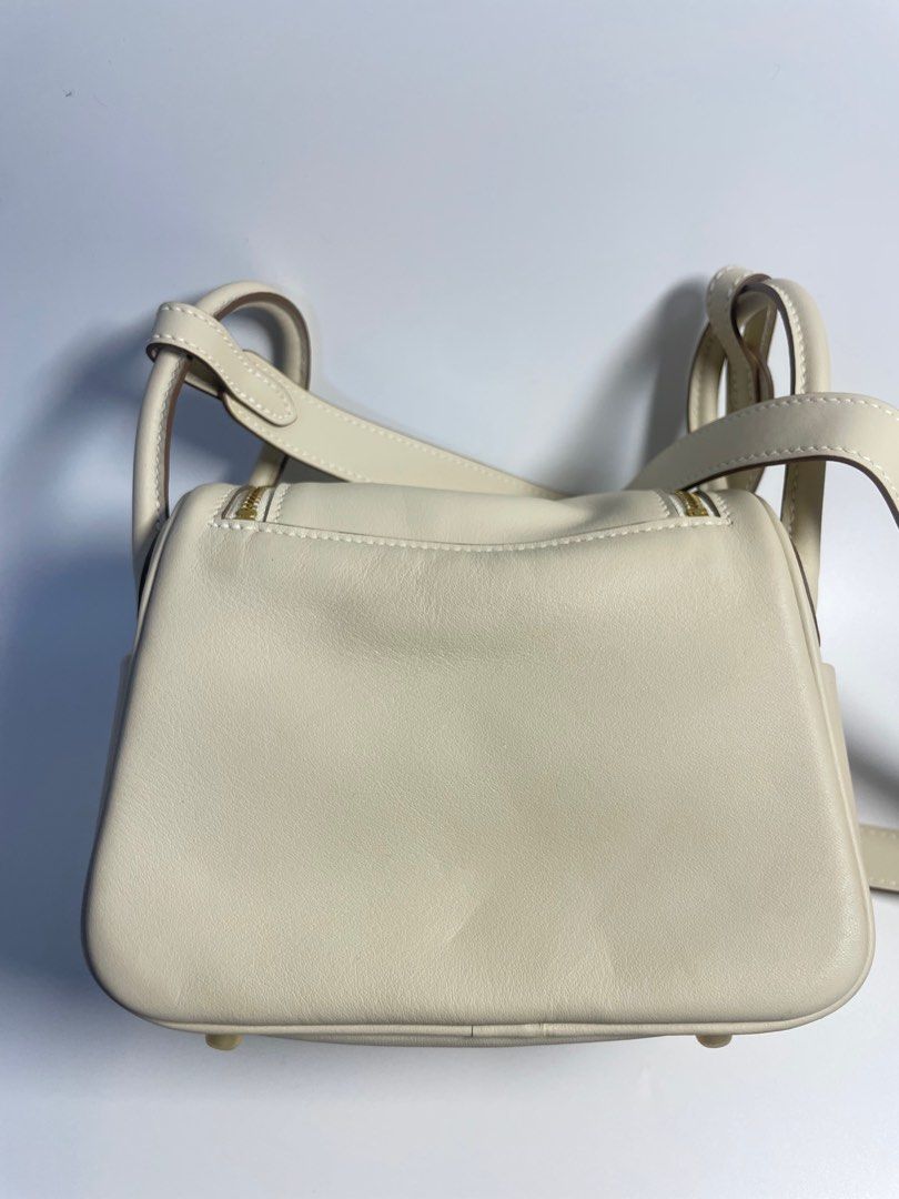 H Mini Lindy in Offwhite Color (Category: Luxury Bags & Wallets) located in Paranaque City. Submitted by mars_eshoppe (Listing ID 1334459506, Image 3). Description: .