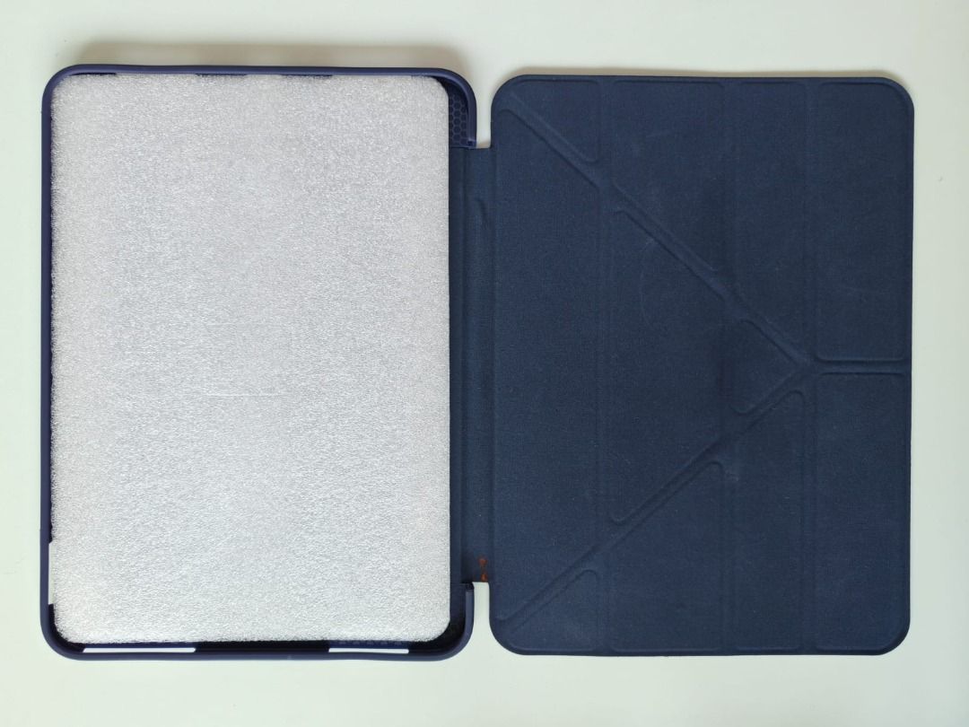 Ipad Case （分類：手機套及手機殻）位於 Hong Kong。 由 kingsjealous 提交（商品編號 1334401425，圖片 2）。簡介： For those who want a virtually new case, its available for pickup or for SF express shipment. Quality is excellent and can be used as a stand or flat.。