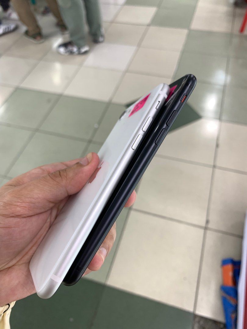 iPhone SE 2 (128gb) (Category: iPhone SE Series) located in Manila. Submitted by arzillah (Listing ID 1334461149, Image 2). Description: iPhone SE 2 128gb 87% bh Factory unlock Slightly use Makinis No issue All working Open for COD/COP + SF Manila area (sameday delivery) Province area (via LBC) required DP to avoid cancellations Physical store: Greenhills Shopping Center, 2ndfloor Contact#: 09482217224 Page: Arzillah Gadgets Shop Fb: Princess Arz
