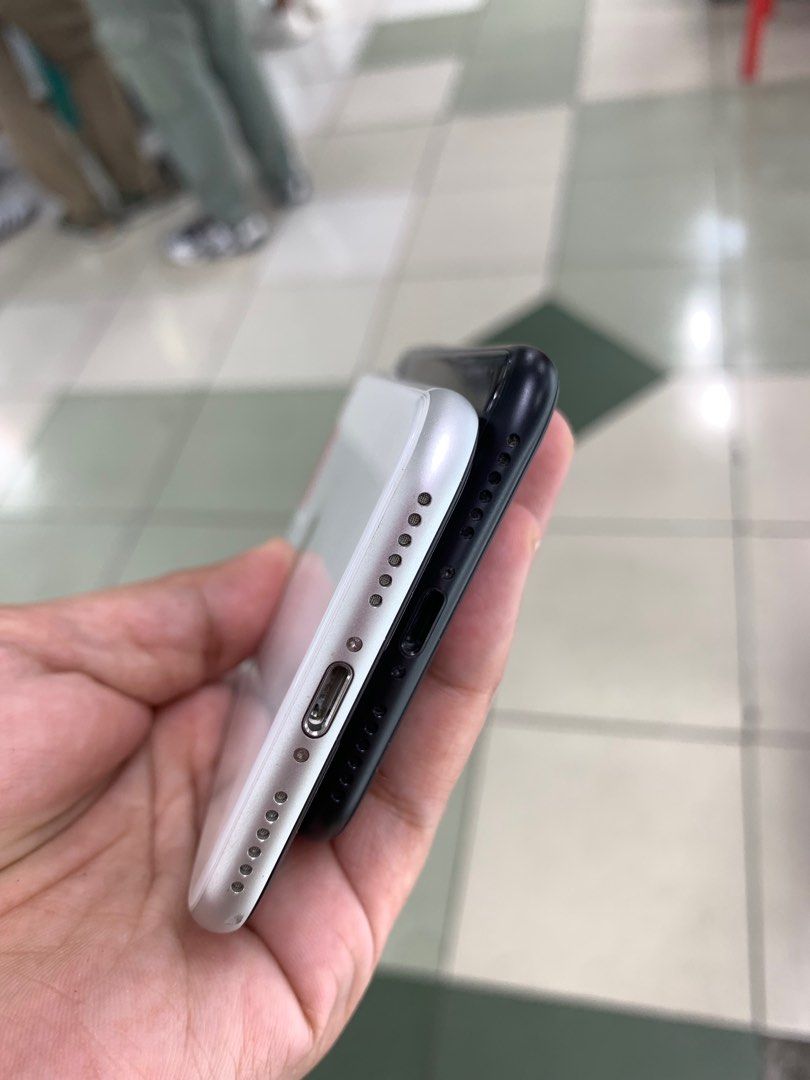 iPhone SE 2 (128gb) (Category: iPhone SE Series) located in Manila. Submitted by arzillah (Listing ID 1334461149, Image 3). Description: iPhone SE 2 128gb 87% bh Factory unlock Slightly use Makinis No issue All working Open for COD/COP + SF Manila area (sameday delivery) Province area (via LBC) required DP to avoid cancellations Physical store: Greenhills Shopping Center, 2ndfloor Contact#: 09482217224 Page: Arzillah Gadgets Shop Fb: Princess Arz