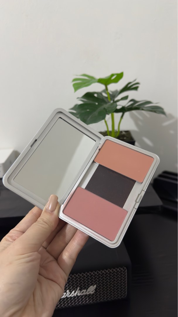 Issy and co palette with blush, Beauty & Personal Care, Face, Makeup on ...