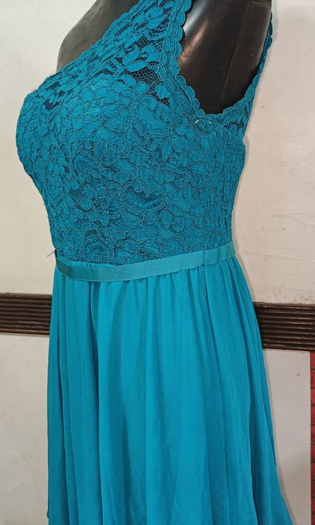 Laced gown mini dress (Category: Evening dresses & gowns) located in Imus. Submitted by cmp888 (Listing ID 1334541649, Image 2). Description: like new once used sml to med very nice no flaw pm for more info just decluttering stocked in cabinet.