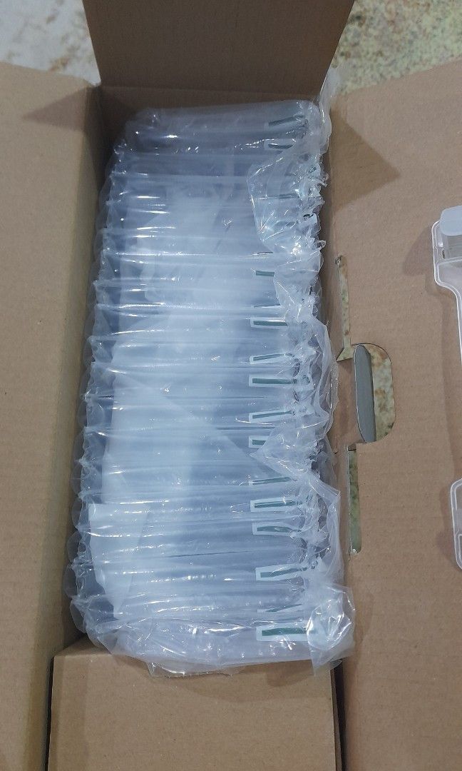 Lcd projector (Category: Projectors) located in Johor Bahru. Submitted by symphoniesofgore (Listing ID 1334484749, Image 2). Description: -brand new -have never used before because tersalah beli -dm for more info.