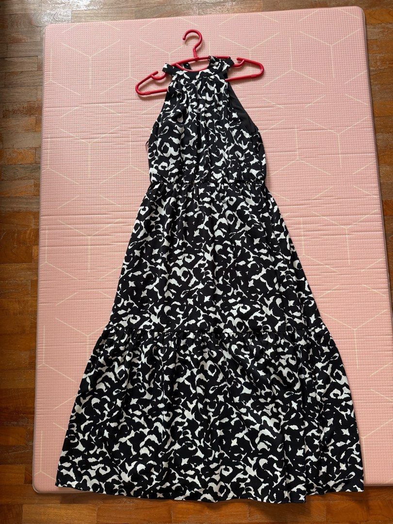Love Bonito Zariah Contrast Halter Tier Maxi Dress, Women's Fashion, Dresses  & Sets, Dresses on Carousell