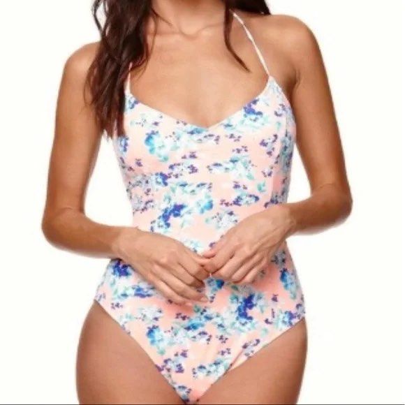 La heart swimwear shop