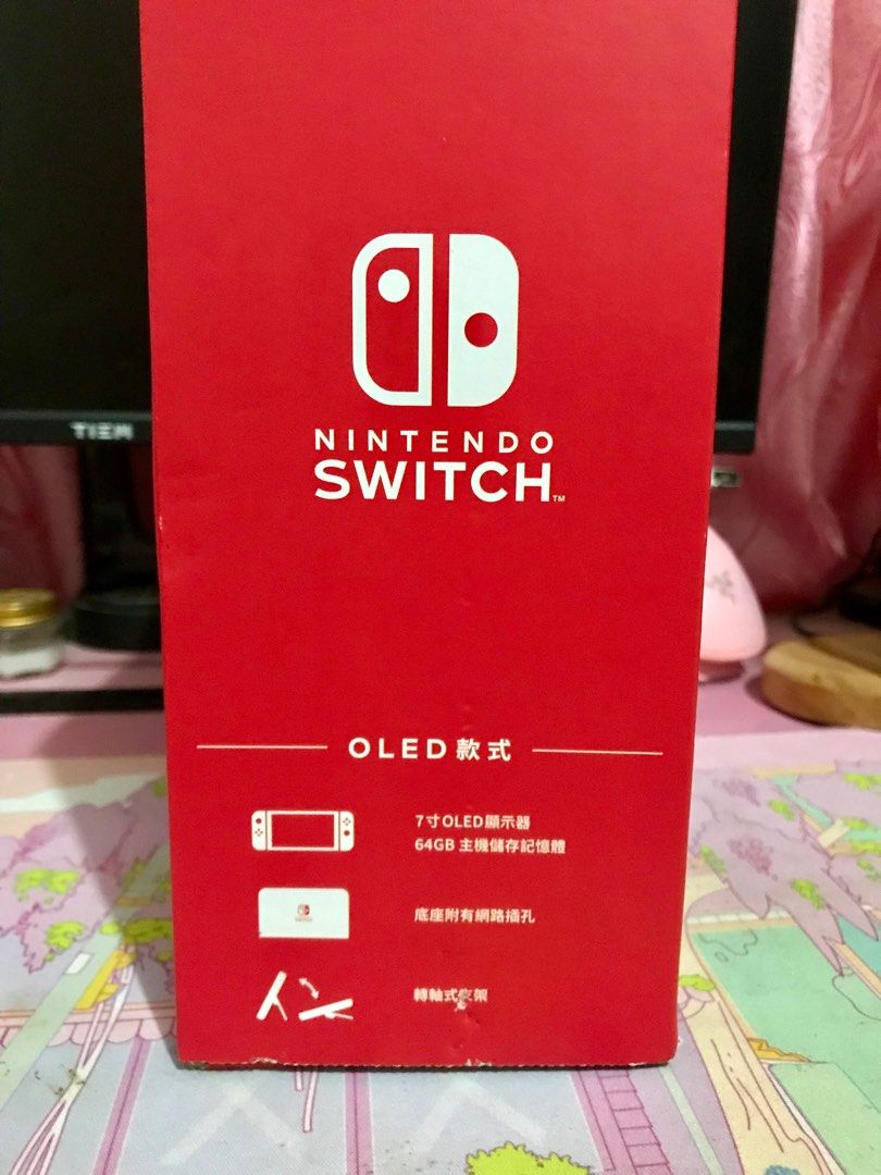 Nintendo Switch OLED White 64gb (Category: Nintendo) located in Quezon. Submitted by declawtteringcat (Listing ID 1334473089, Image 2). Description: -64gb -Complete -Signs of usage in the joy-con (please refer to photos) -No issues -RFS: I barely use it anymore since I game more in my computer..