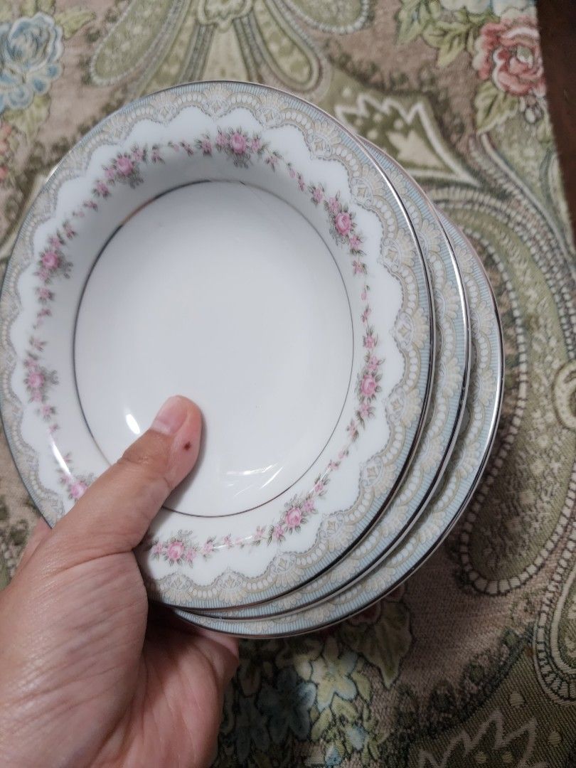 NORITAKE Glenwood Deep Bowls - per piece (Category: Dinnerware & Cutlery) located in Quezon City. Submitted by senyoramaria (Listing ID 1334375403, Image 1). Description: NORITAKE Glenwood Deep bowls 5.6 inches diameter 1.25 inches deep Silver lining, with minimal rubs. 3 pcs available.