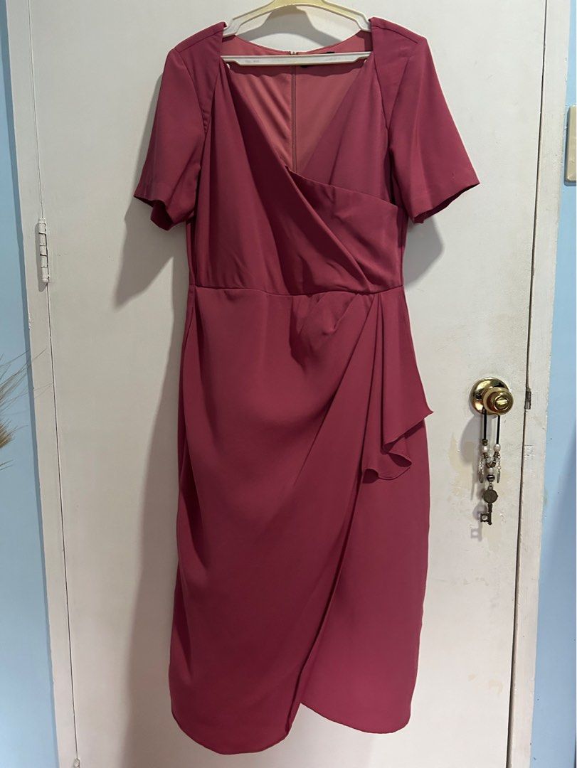 Paperdolls Formal Dress (Category: Dresses) located in Makati City. Submitted by declutterphilia (Listing ID 1334445754, Image 1). Description: Color: Old Rose .