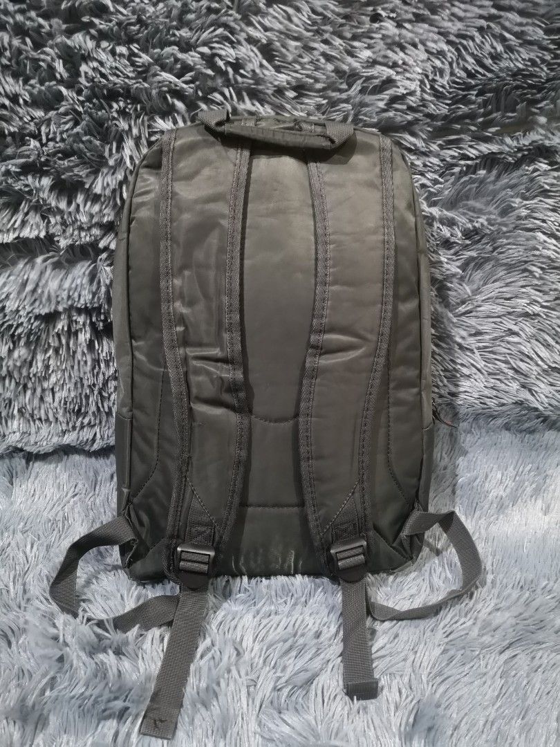 Pre-loved Lenovo Laptop Backpack (Category: Laptop Bags & Sleeves) located in Manila. Submitted by thechecklistph (Listing ID 1334477851, Image 2). Description: Pre-loved Lenovo Laptop Backpack Price: 199 Fits laptop upto 15" With 4 compartments Water resistant material Issue: with minor stitch issue as shown on the photo Pick up or shipping shouldered by buyer..