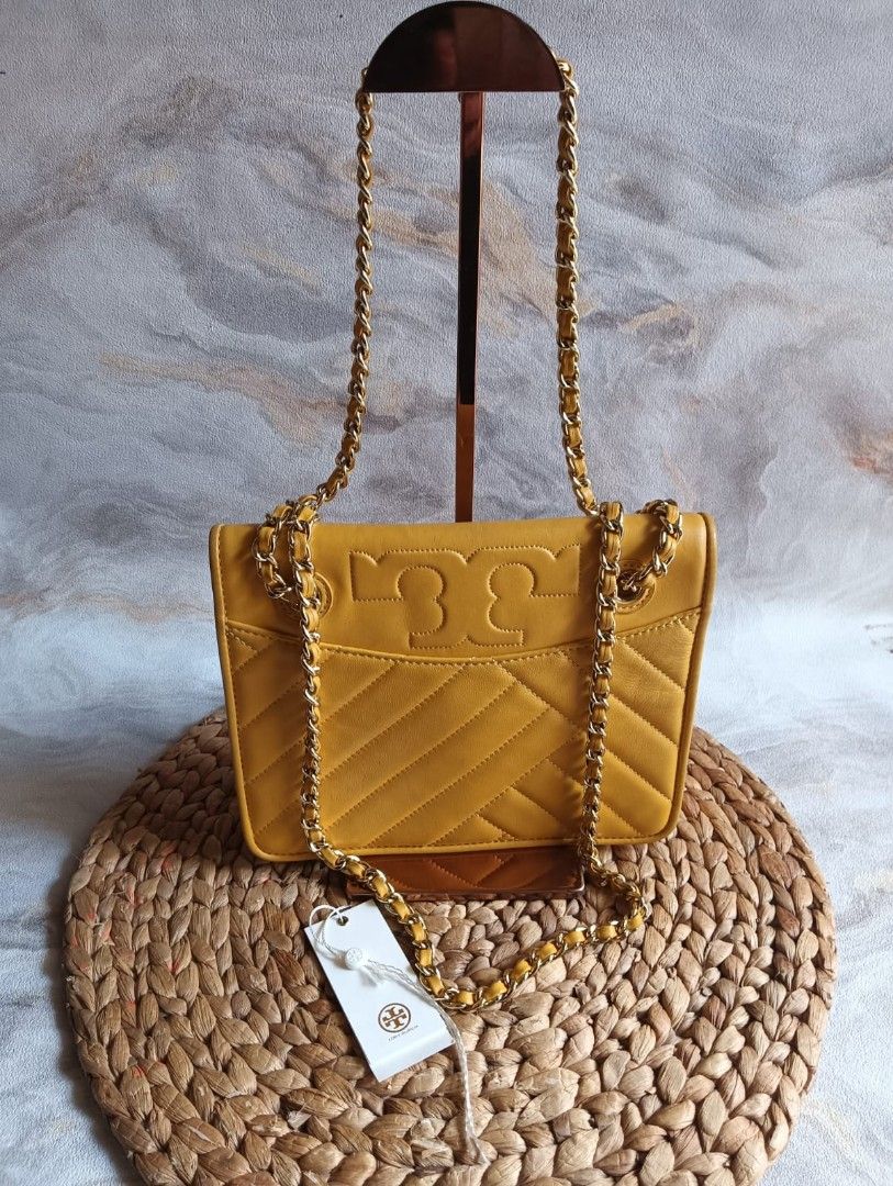 Preloved Tory Burch Alexa convertible shoulder bag With tag price Barang Mewah Tas Dompet di Carousell