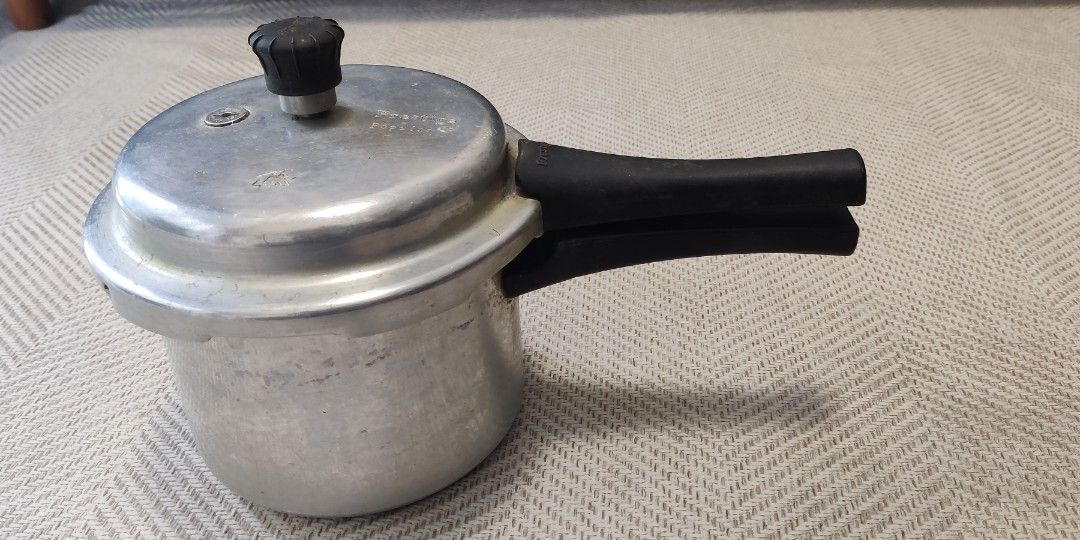 Prestige aluminum pressure cooker 3 litre TV Home Appliances Kitchen Appliances Cookers on Carousell