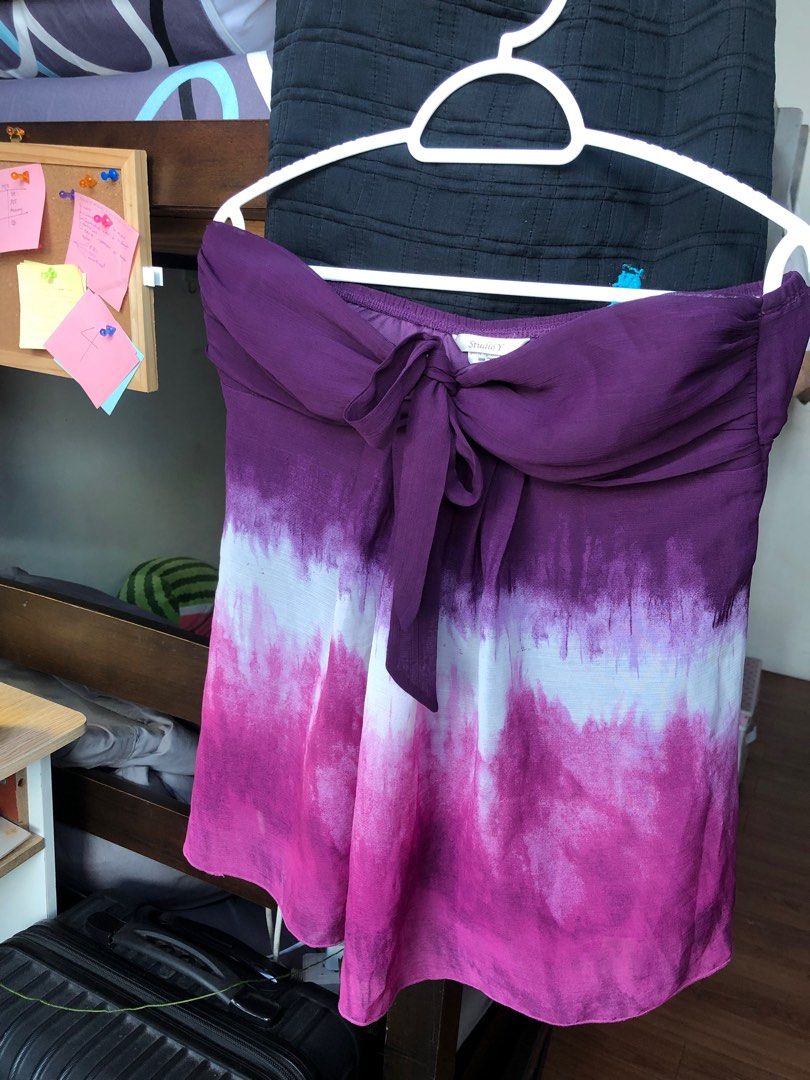 Purple tube top y2k (Category: Sleeveless) located in Makati City. Submitted by iana_banana (Listing ID 1334416731, Image 1). Description: Medium on tag, stretchable can fit up to Large SUPER CUTEEEE.