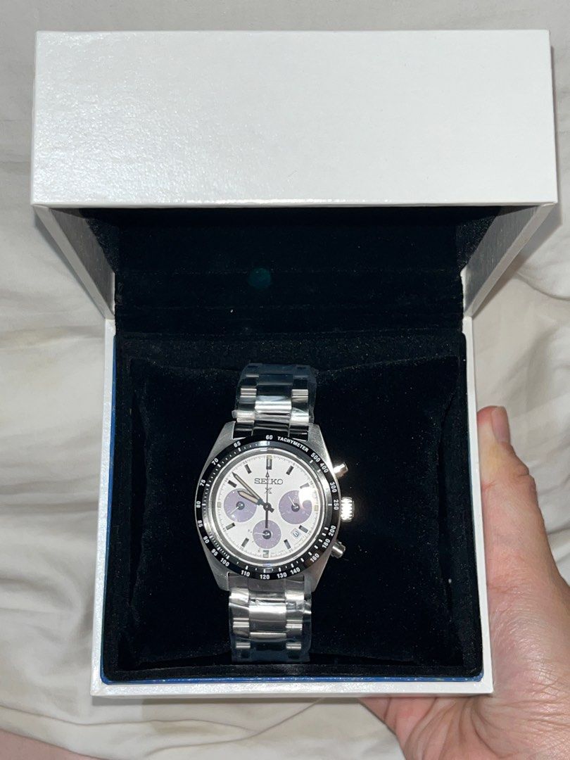 Seiko Panda SpeedTimer SSC813P1 (Category: Luxury Watches) located in Manila. Submitted by shopthevintage (Listing ID 1334506125, Image 3). Description: seiko panda ssc813p1 speedtimer chrono watch 26,500 pesos brandnew in box manila area COD basis shipping via LBC nationwide Movement Caliber NumberV192Movement TypeSolarPrecision±15 seconds per monthPower reserveOperating for approx. 6 months (when fully charged)Functions Overcharge prevention fu