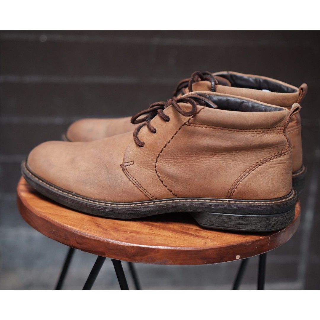 Uniqlo chukka on sale