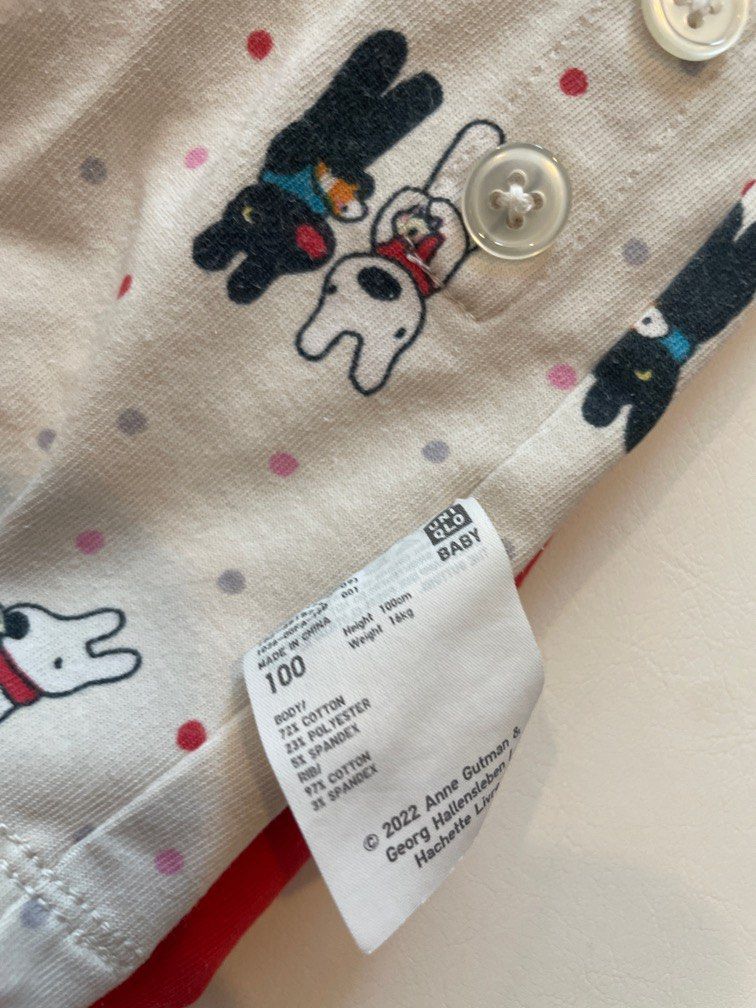 【Size100】🐰Uniqlo Pajamas Set🐰, Hobbies & Toys, Travel, Travel