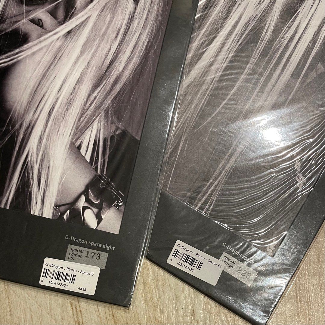 G-DRAGON SPACE 8] The Exhibition Special Edition Photo *Numbered