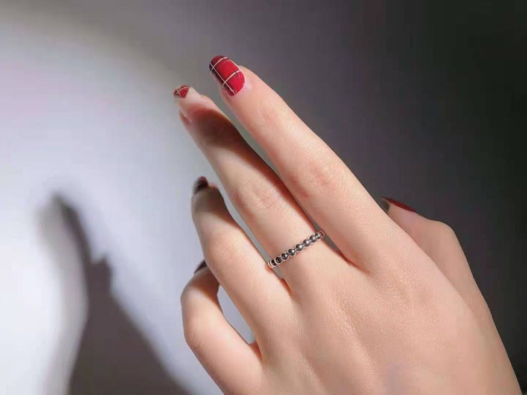 Van Cleef (Category: Rings) located in Petaling Jaya. Submitted by aluxa (Listing ID 1334390150, Image 2). Description: 💯 Real 18K Gold 💯 Real Diamonds Full Set Packaging (Box , Certificate ,Bag) Product from Hong Kong.