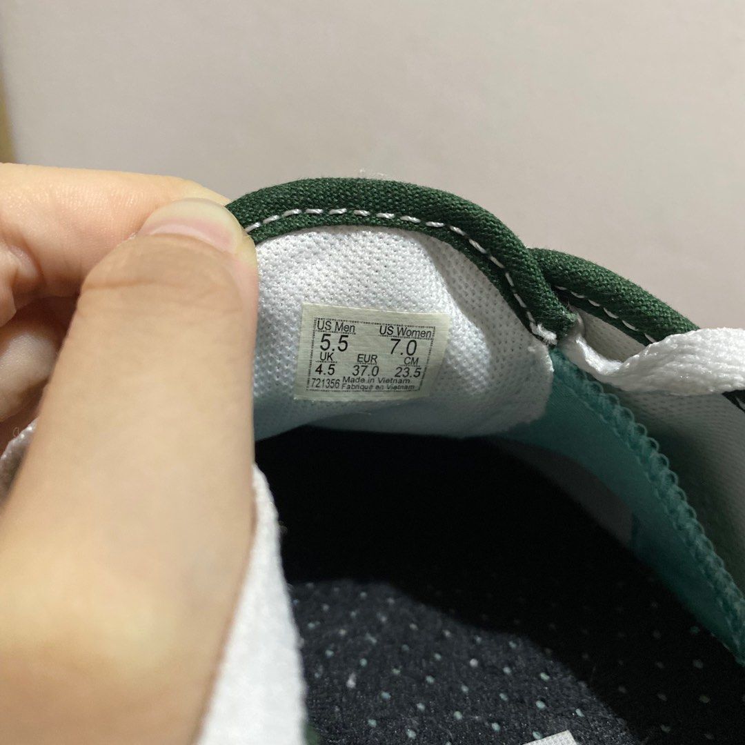 Vans ComfyCush Authentic Green (Category: Sneakers) located in Muntinlupa City. Submitted by declutterbuster (Listing ID 1334537361, Image 2). Description: Good Condition Us Men: 5.5 / Us Wmns: 7 (23.5 cm) Like New Only used twice With box Payment first thru gcash.