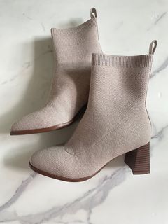 （分類：）位於 。 由 hknna 提交（商品編號 1334402369，圖片 1）。簡介： 。