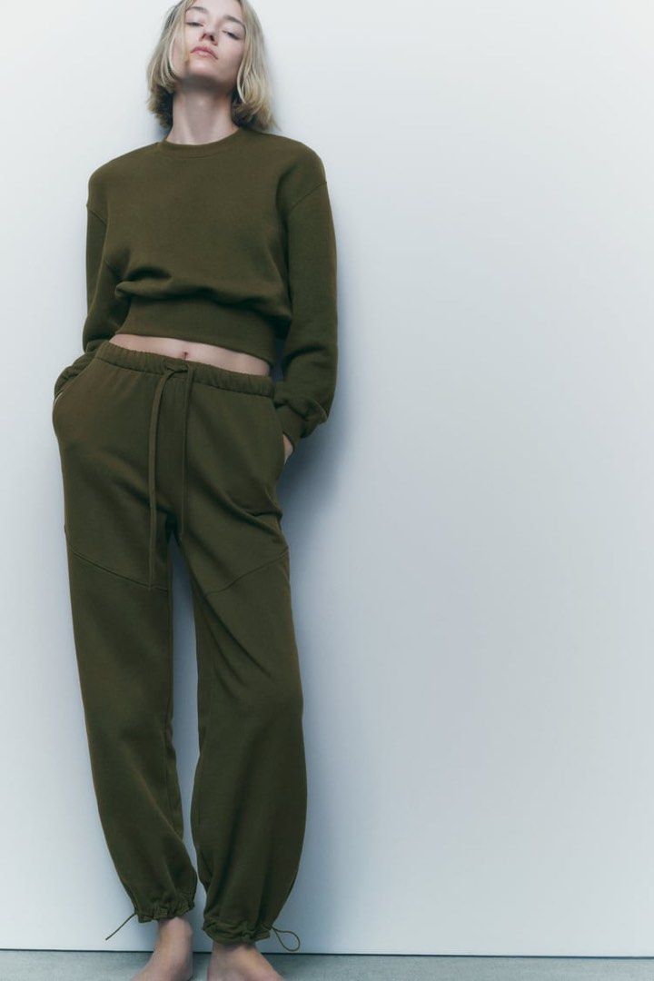 Zara Pleated Cropped Sweatshirt