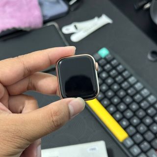 100 harga terjangkau untuk apple watch series 4 ibox Carousell Indonesia