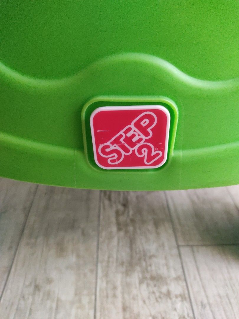 Activity Table (Category: Infant Playtime) located in Singapore. Submitted by hosenho63 (Listing ID 1334564543, Image 3). Description: STEP2 play table for kids. Can be used in the pool or bathroom. Come with balls and original box. Play table in clean and good condition. Self pickup at my place only..