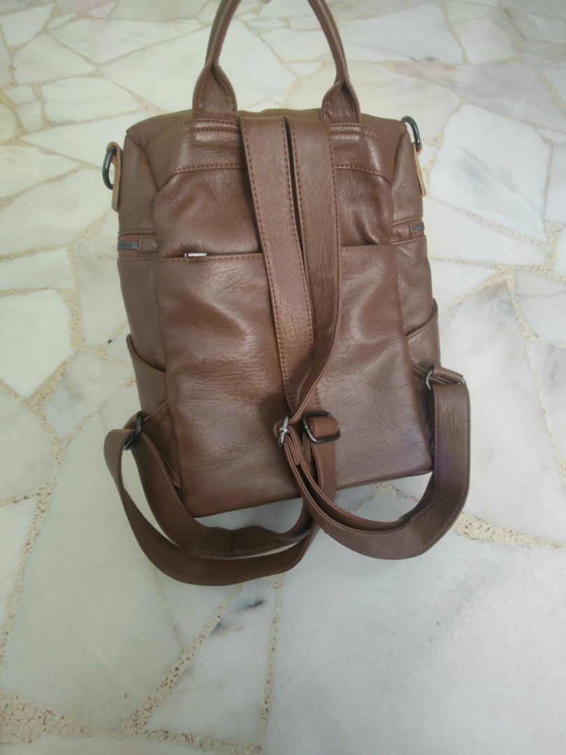 Backpack (Category: Everything Else) located in Singapore. Submitted by kayle82739 (Listing ID 1334573474, Image 3). Description: .