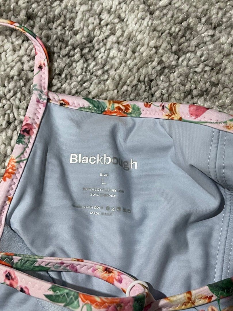 Blackbough Fiona Underwire Top Venice Spring (Category: Bikinis & Swimsuits) located in Pasig City. Submitted by wakeupmakeupp (Listing ID 1334693217, Image 3). Description: Fiona Underwire Top Print: Venice Spring Size: L Bought at full price (₱2700) Never used Last price is 1500.