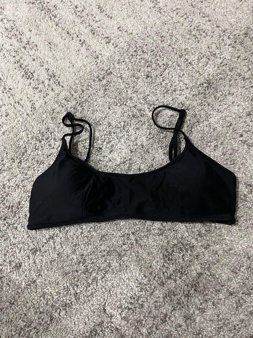 Blackbough Scoop Neck Top Bermuda Black (Category: Bikinis & Swimsuits) located in Pasig City. Submitted by wakeupmakeupp (Listing ID 1334693667, Image 1). Description: Scoop Neck Top Color: Bermuda Black Size: L Bought at full price (₱1800) Never used Last price is 1500.