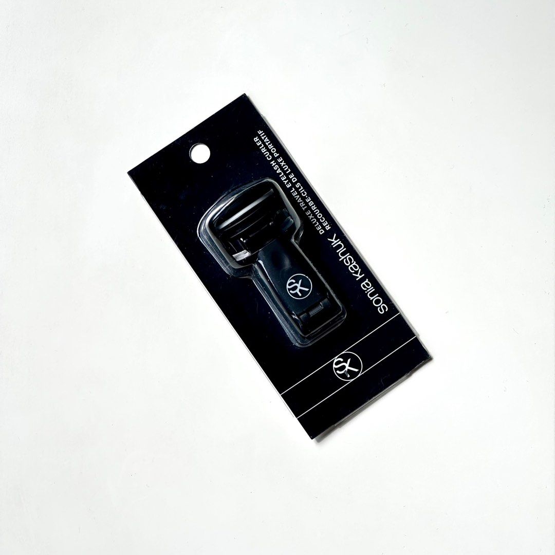 [BNIB] Sonia Kashuk Travel Portable Eyelash Curler (Category: Makeup) located in Singapore. Submitted by fcc_0616 (Listing ID 1334613239, Image 1). Description: Brand new portable eyelash curler, package sealed. If purchase more than $10 on my page, you can get this at $3, technically means free shipping for you, I’ll cover the $2 postage..