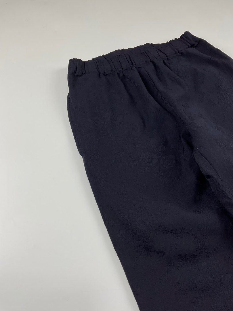 Comme des Garcons Floral Jacquard Easy Pants (Category: Trousers) located in Paranaque City. Submitted by _baclarancartel (Listing ID 1334666981, Image 3). Description: Comme des Garcons Floral Jacquard Easy Pants Sz XS fits 28 Check measurements 9/10 Condition Missing main tag Waist: 12-14 Inseam: 24 Leg Opening: 6.5 Front Rise: 10 Thigh: 10.5 Knee: 8.5.