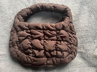 (Category: ) located in . Submitted by preloved_bysns (Listing ID 1334647986, Image 1). Description: .